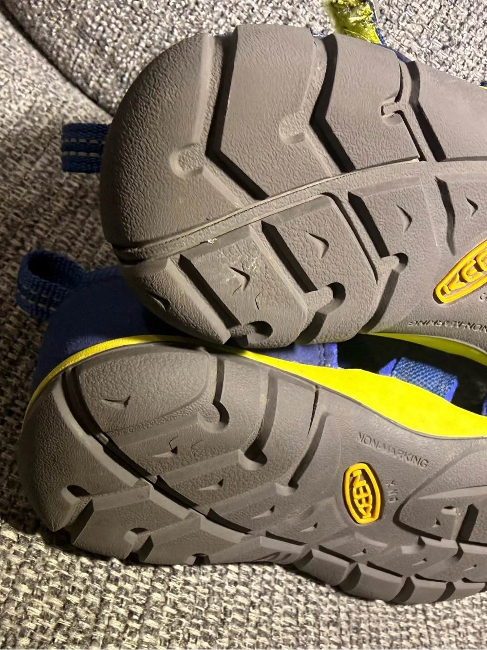 KEEN Kids' Seacamp II CNX sandals hiking Blue Depths / Chartreuse size 13